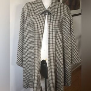Beautiful Wool Cape - One Size